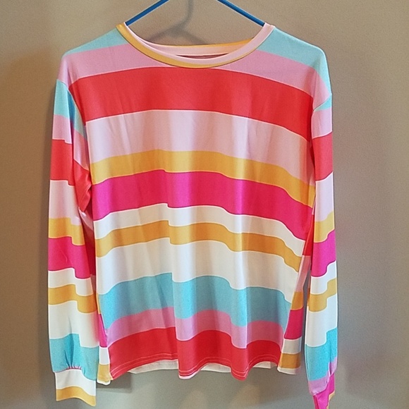 Tops - Picture 2 of 3